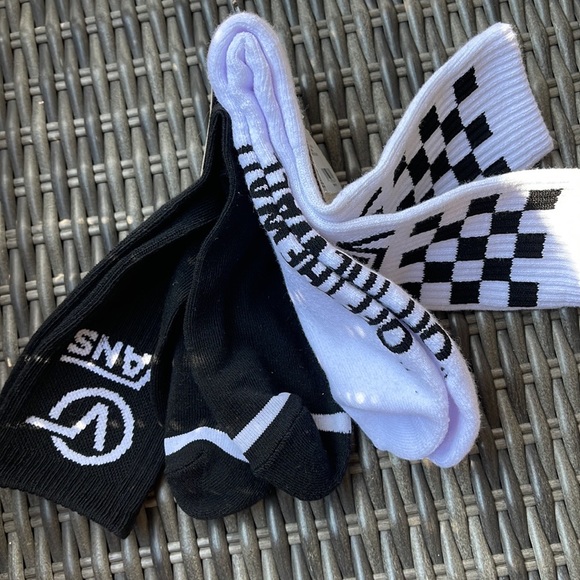 VANS “Off The Wall” Men’s 2 socks set 
NWT - Picture 9 of 16